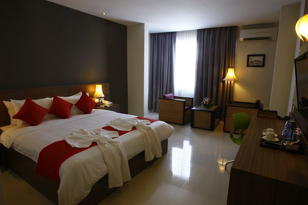 Altos Hotel Phnom Penh Zewnętrze zdjęcie