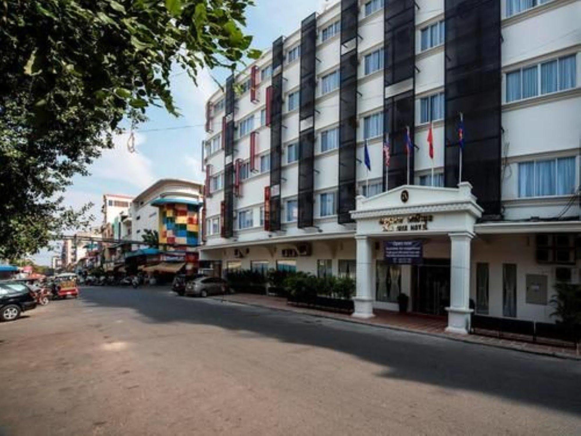 Altos Hotel Phnom Penh Zewnętrze zdjęcie