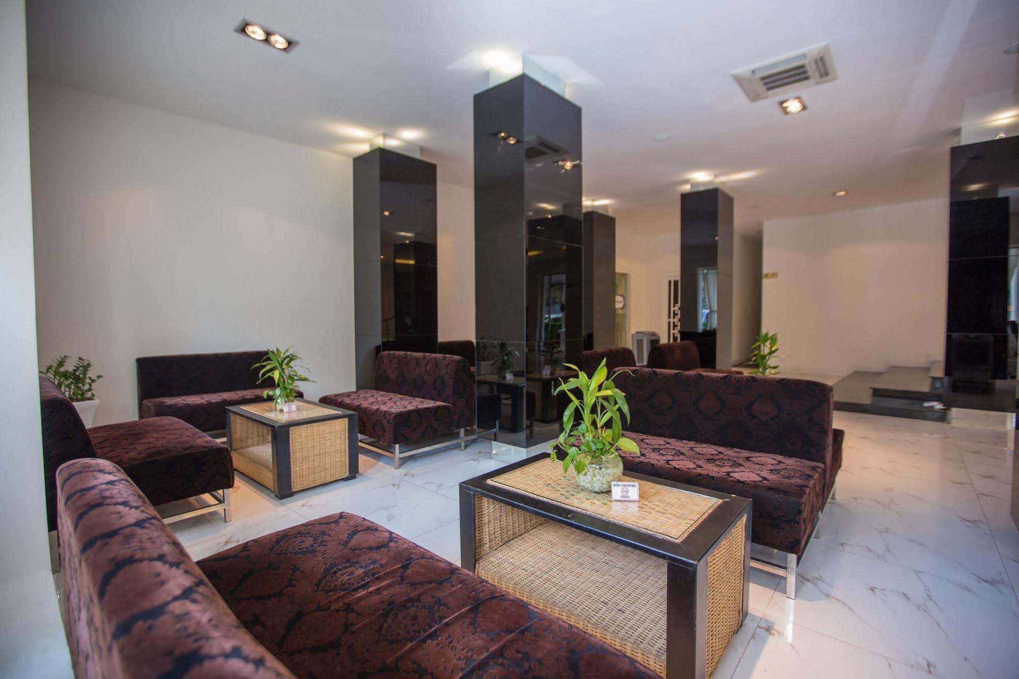 Altos Hotel Phnom Penh Zewnętrze zdjęcie