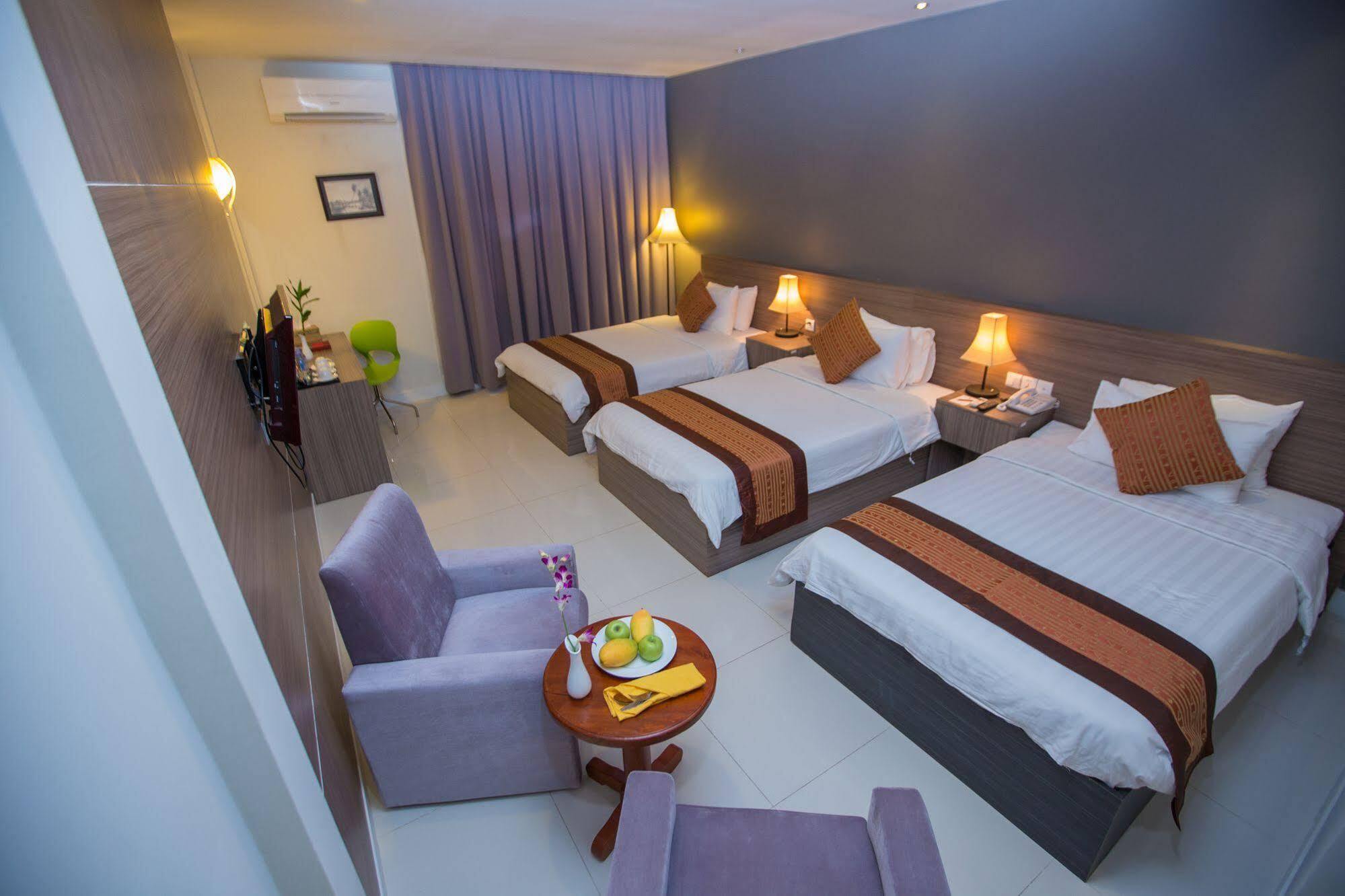 Altos Hotel Phnom Penh Zewnętrze zdjęcie